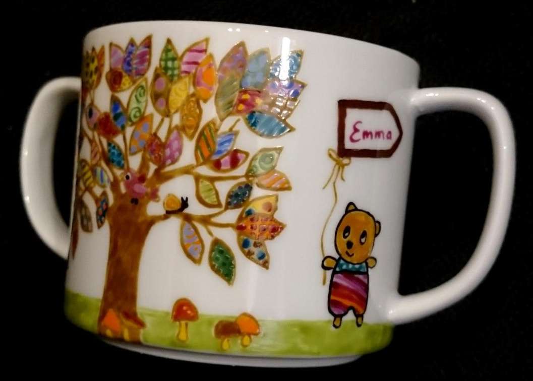 - Cadeau de naissance mug en porcelaine personnalisé d'après le faire-part de naissance.